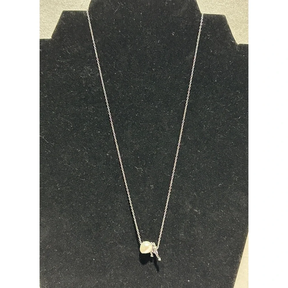Silver Tone Climber Holding Pearl‎ Pendant Necklace Fashion Jewelry